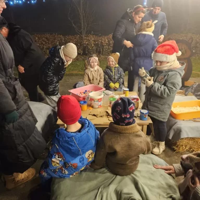 Adventska radost u Alilovcima: Mališani vrtića Bambi oduševili mještane predblagdanskim programom