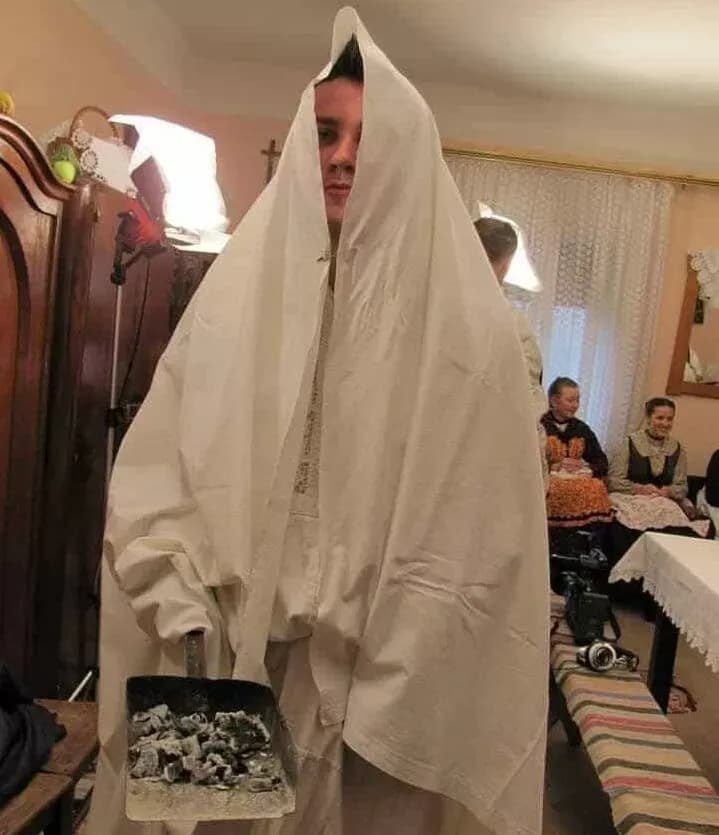 DREVNI OBIČAJI NA SVETU LUCIJU - Hoćemo li u Lucijaše?