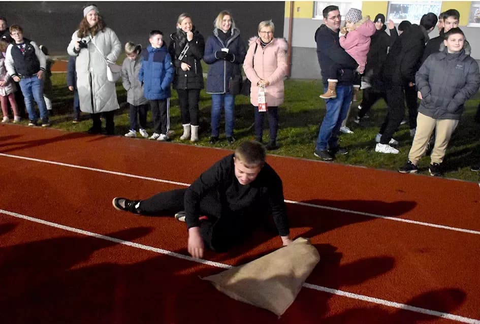 Drugi Advent u Čaglinu: Blagdanska čarolija okupila mještane unatoč prohladnom vremenu