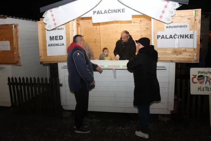 BEĆARSKI ŠOR: U veselom adventskom raspoloženju uz pikantni lovački čobanac i Tamburaški sastav „Zlatna dolina“