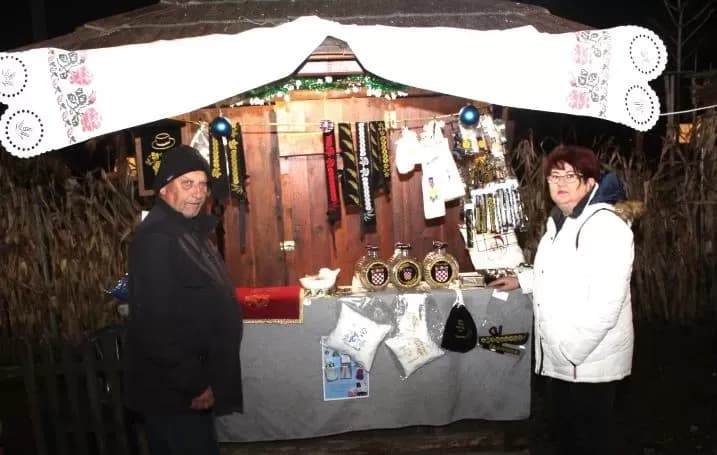 BEĆARSKI ŠOR: U veselom adventskom raspoloženju uz pikantni lovački čobanac i Tamburaški sastav „Zlatna dolina“
