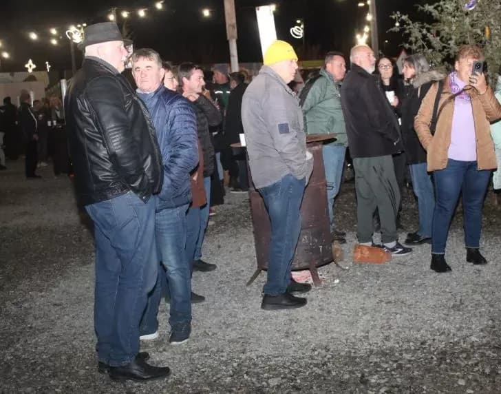 BEĆARSKI ŠOR: U veselom adventskom raspoloženju uz pikantni lovački čobanac i Tamburaški sastav „Zlatna dolina“