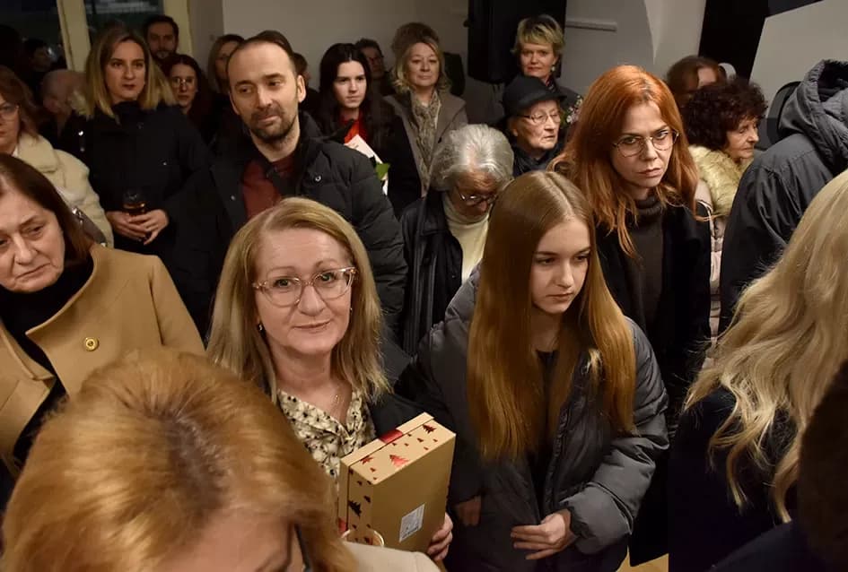 FRAGMENTI PROLAZNOSTI: Izložba Anite Grbavac Jakobović u Gradskom muzeju Požega ovjekovječila arkade kao simbole trajanja