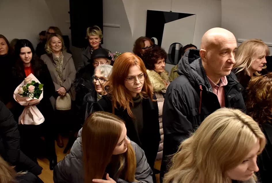 FRAGMENTI PROLAZNOSTI: Izložba Anite Grbavac Jakobović u Gradskom muzeju Požega ovjekovječila arkade kao simbole trajanja
