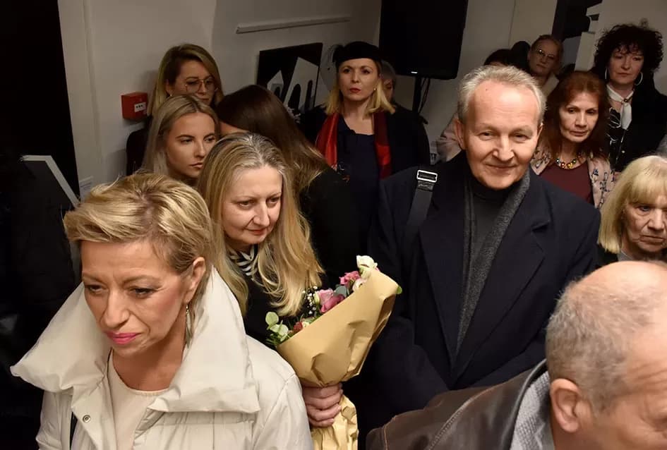 FRAGMENTI PROLAZNOSTI: Izložba Anite Grbavac Jakobović u Gradskom muzeju Požega ovjekovječila arkade kao simbole trajanja