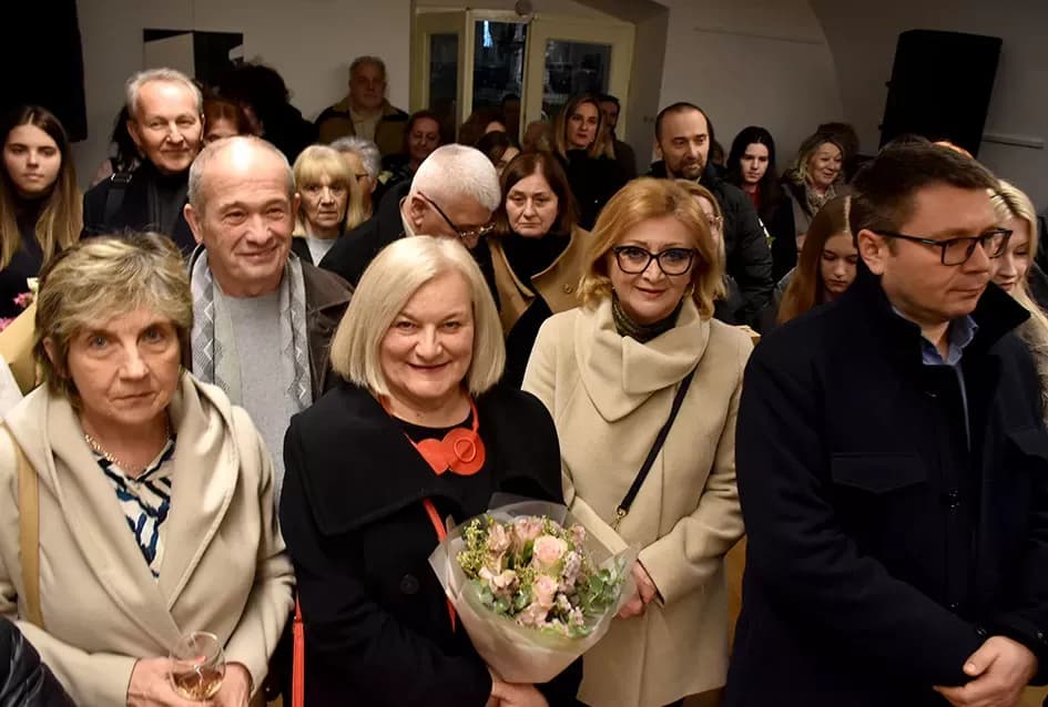 FRAGMENTI PROLAZNOSTI: Izložba Anite Grbavac Jakobović u Gradskom muzeju Požega ovjekovječila arkade kao simbole trajanja
