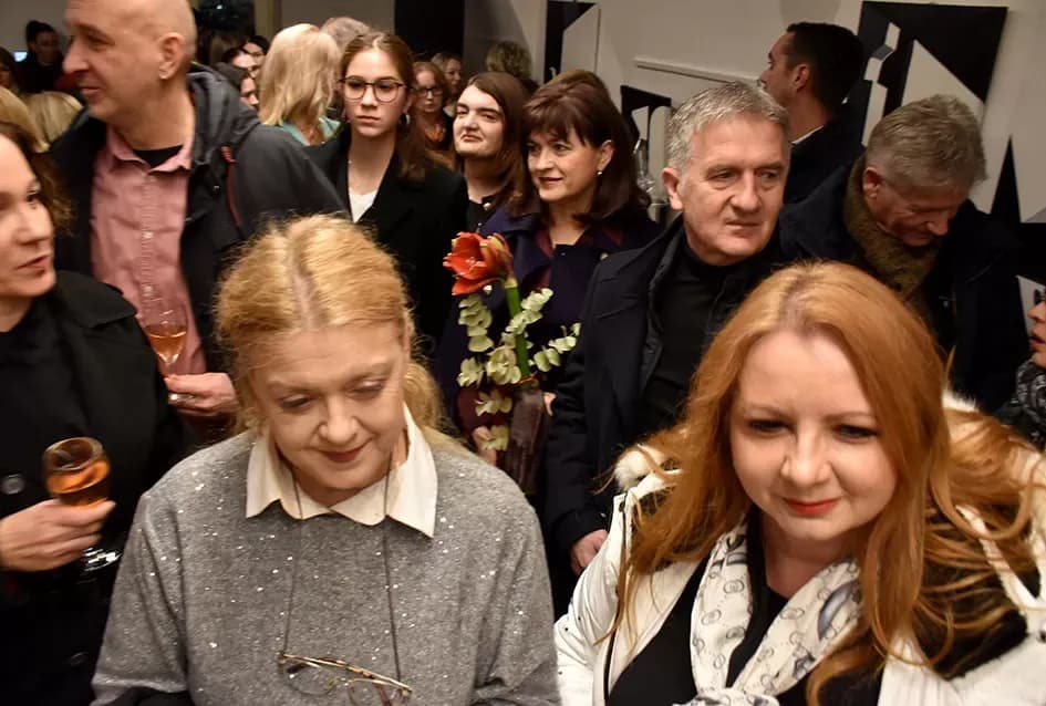 FRAGMENTI PROLAZNOSTI: Izložba Anite Grbavac Jakobović u Gradskom muzeju Požega ovjekovječila arkade kao simbole trajanja