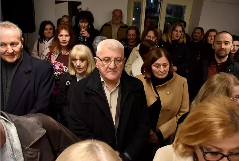 FRAGMENTI PROLAZNOSTI: Izložba Anite Grbavac Jakobović u Gradskom muzeju Požega ovjekovječila arkade kao simbole trajanja