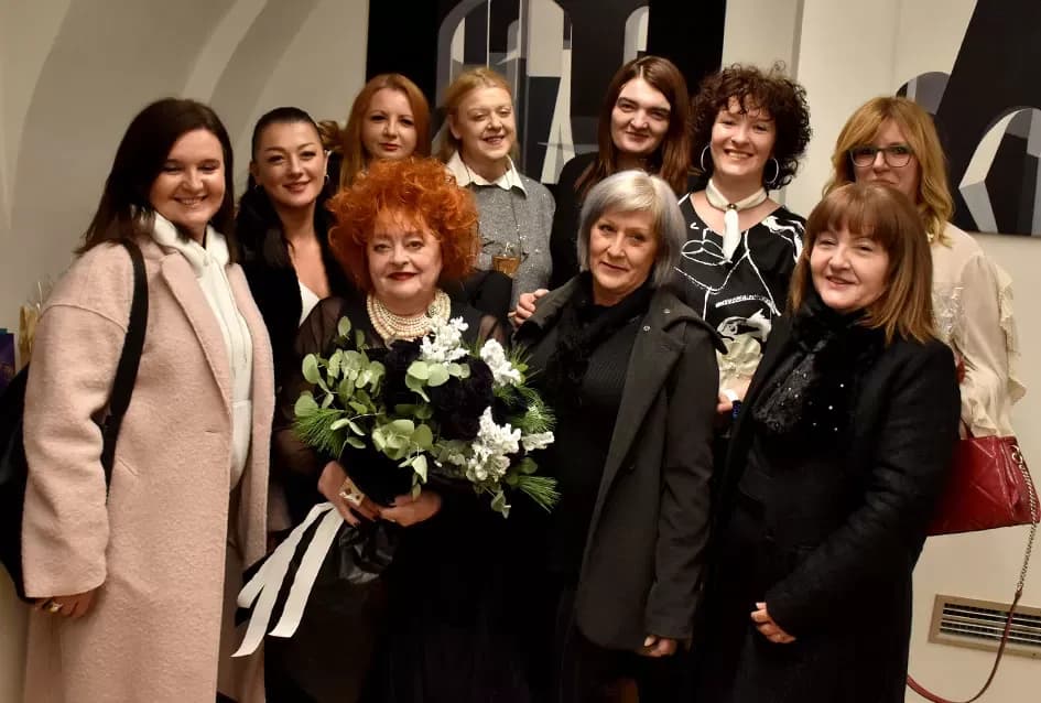 FRAGMENTI PROLAZNOSTI: Izložba Anite Grbavac Jakobović u Gradskom muzeju Požega ovjekovječila arkade kao simbole trajanja