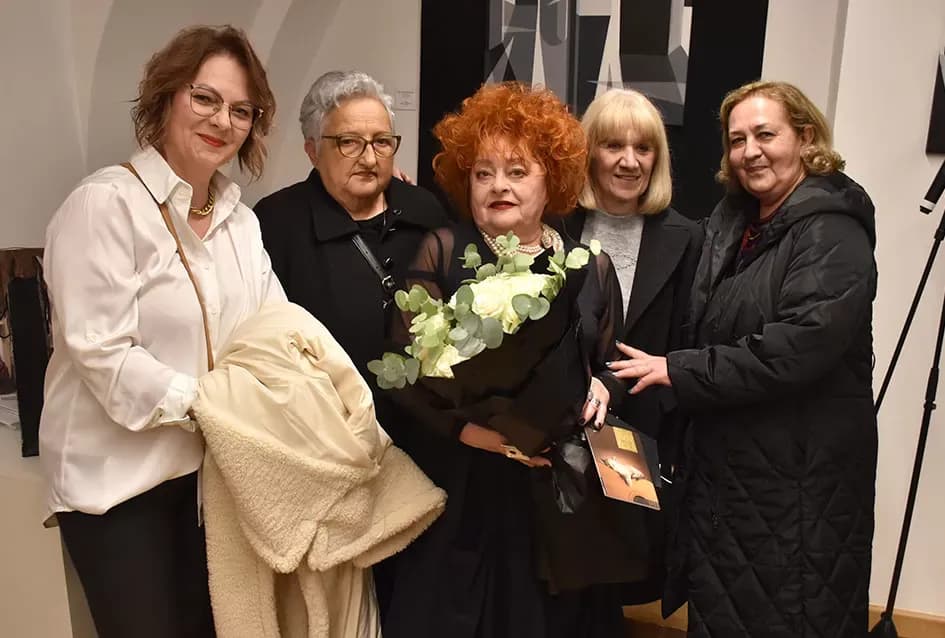 FRAGMENTI PROLAZNOSTI: Izložba Anite Grbavac Jakobović u Gradskom muzeju Požega ovjekovječila arkade kao simbole trajanja