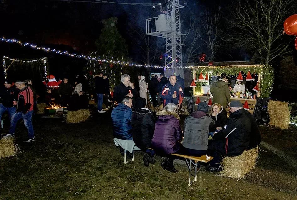 Mladi Daranovci zajedništvom i entuzijazmom oživjeli adventsku priču svoga mjesta koja je okupila gotovo 200 mještana
