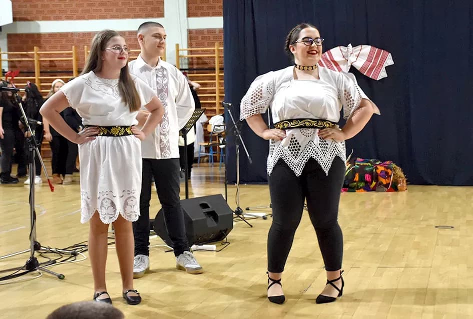 Tradicija u novom ruhu: Nada Grgić predstavila se etno kolekcijom u Brestovcu