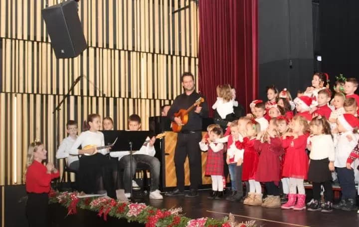 Održan Božićni koncert Dječjeg vrtića „Tratinčica“ Pleternica