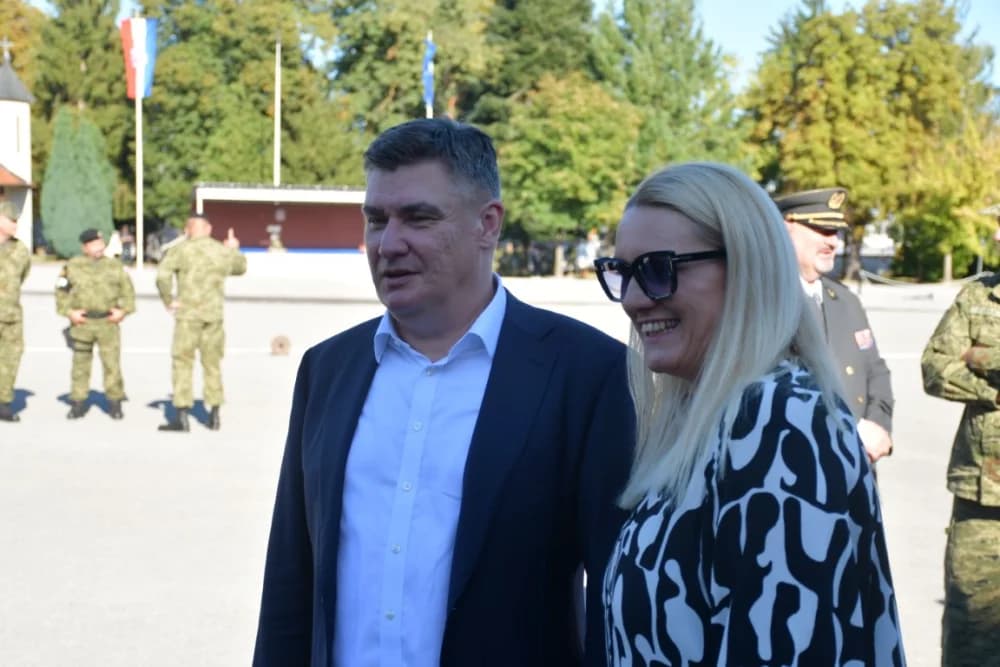 Pred predsjednikom RH prisegnuo 39 naraštaj ročnika u požeškoj vojarni 123. brigade /FOTOGALERIJA/