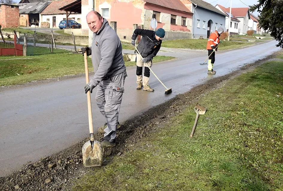 MALA, ALI MOĆNA EKIPA: Komunalni pogon Općine Kaptol, radnici koji višestruko opravdavaju svoje postojanje