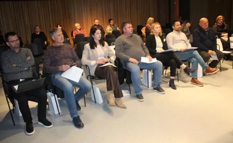 SJEDNICA PLETERNIČKOG GRADSKOG VIJEĆA Usvojen rebalans proračuna, završena prva faza obnove kolnika od Kuzmice do Vesele, promjena ravnatelja Knjižnice