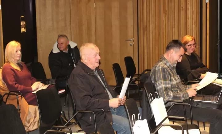SJEDNICA PLETERNIČKOG GRADSKOG VIJEĆA Usvojen rebalans proračuna, završena prva faza obnove kolnika od Kuzmice do Vesele, promjena ravnatelja Knjižnice