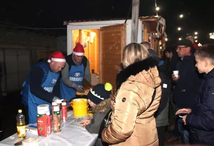 U BEĆARSKOM ŠORU: Božićni sajam, druženje s vatrogascima i Tamburaškim sastavom „Paori“