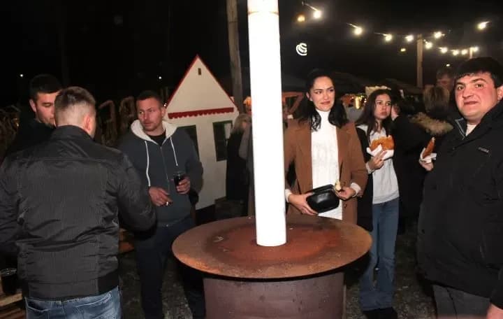 U BEĆARSKOM ŠORU: Božićni sajam, druženje s vatrogascima i Tamburaškim sastavom „Paori“