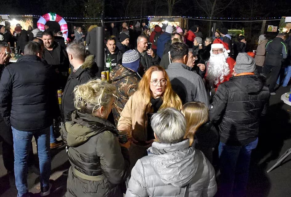 Srce Trenkova kuca za ʼSlogićeʼ: Uspješno održan prvi humanitarni Advent