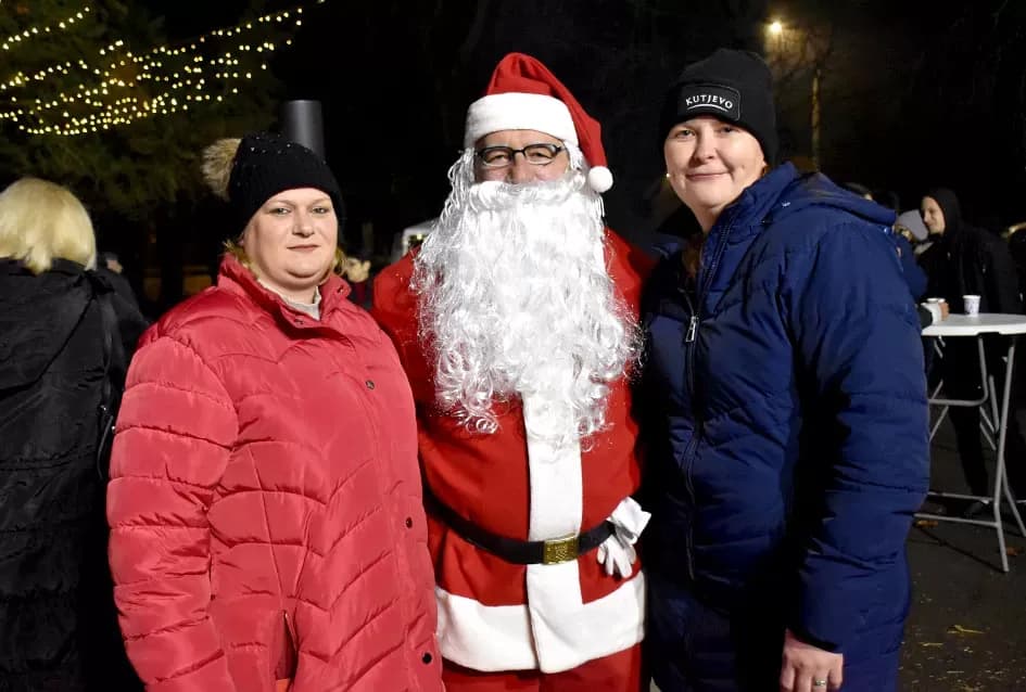 Srce Trenkova kuca za ʼSlogićeʼ: Uspješno održan prvi humanitarni Advent