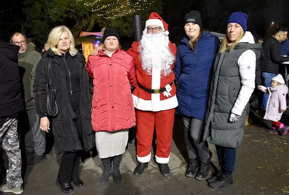 Srce Trenkova kuca za ʼSlogićeʼ: Uspješno održan prvi humanitarni Advent