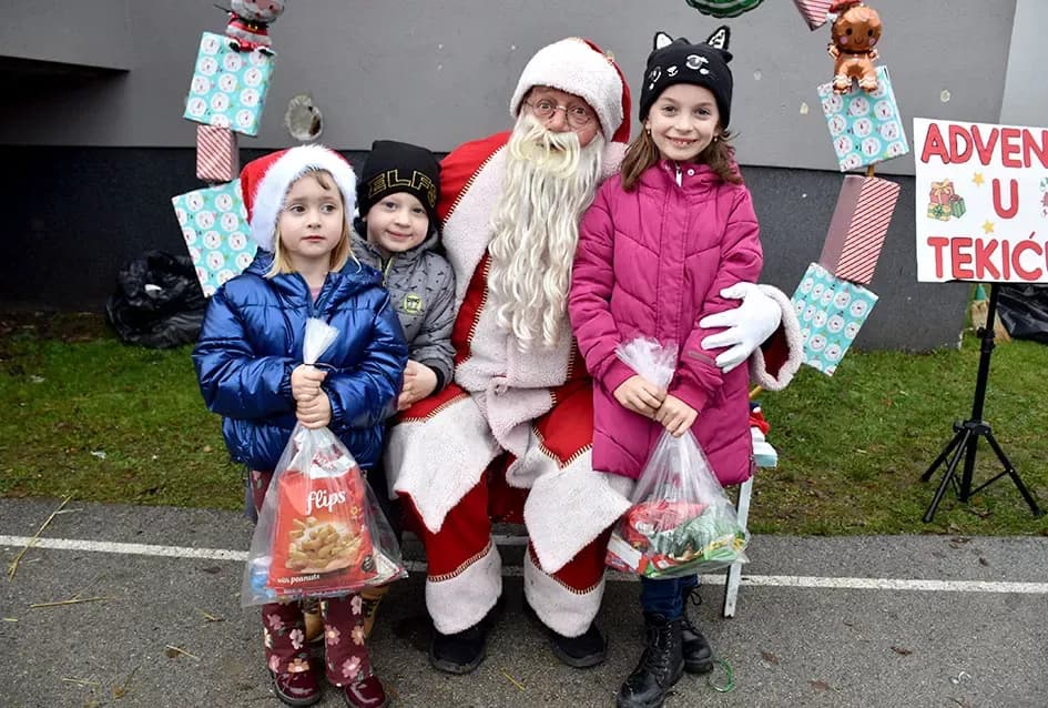 Božićna bajka u Tekiću: Prvi Advent okupio mještane u plemenitom cilju