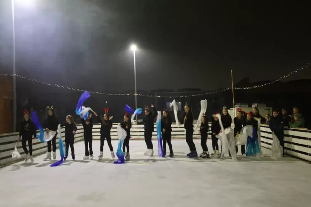 Adventska večer u Kutjevu u znaku zajedništva, pjesme i dječjeg smijeha