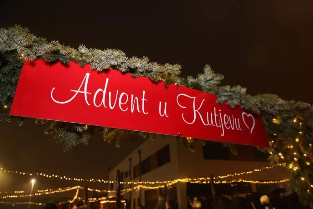 Adventska večer u Kutjevu u znaku zajedništva, pjesme i dječjeg smijeha