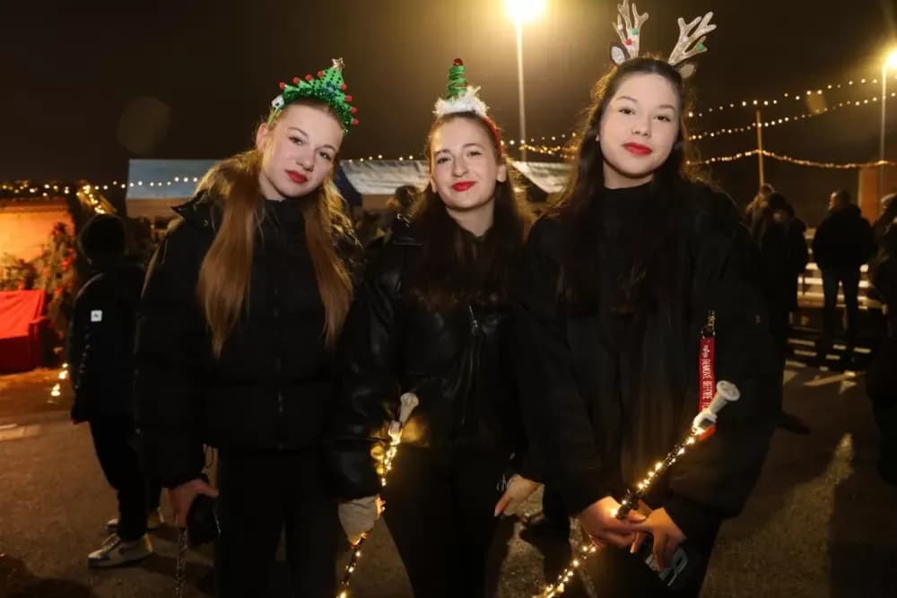 Adventska večer u Kutjevu u znaku zajedništva, pjesme i dječjeg smijeha
