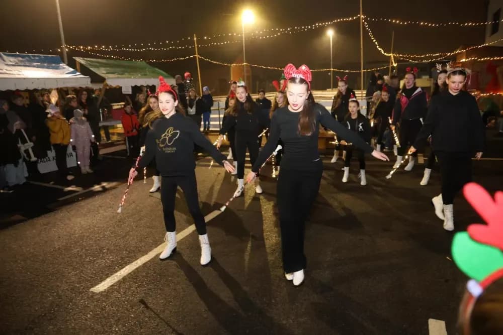 Adventska večer u Kutjevu u znaku zajedništva, pjesme i dječjeg smijeha