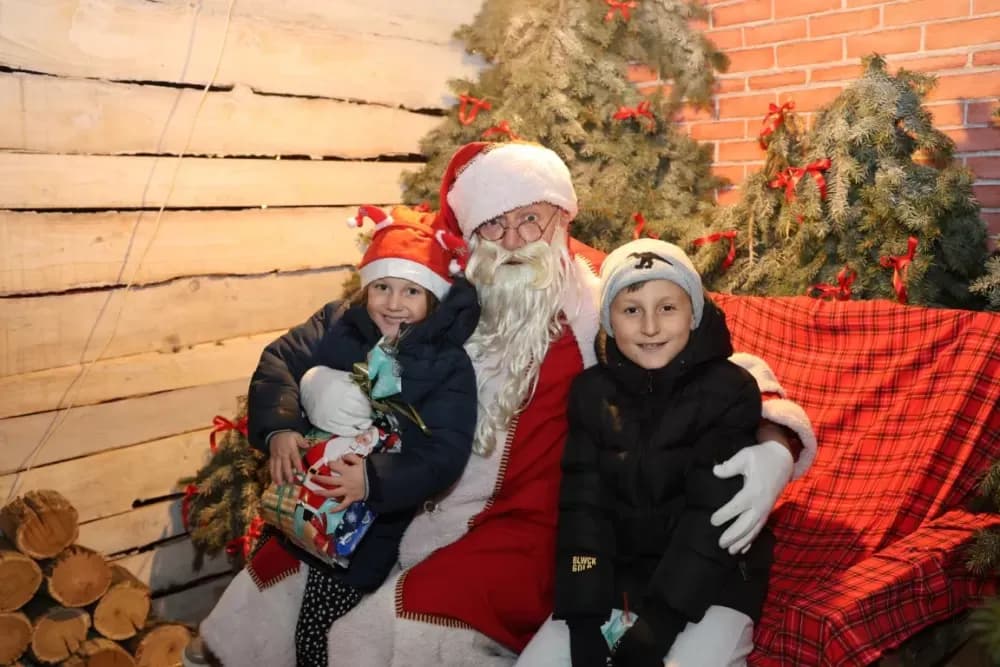 Adventska večer u Kutjevu u znaku zajedništva, pjesme i dječjeg smijeha