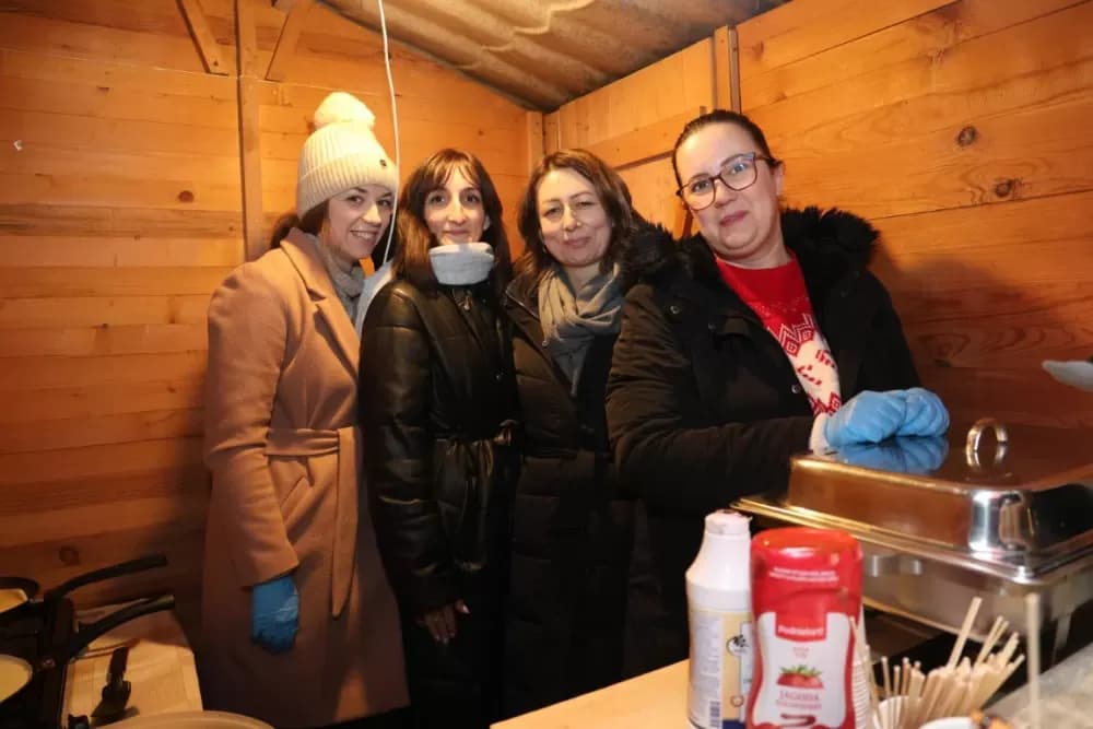Adventska večer u Kutjevu u znaku zajedništva, pjesme i dječjeg smijeha