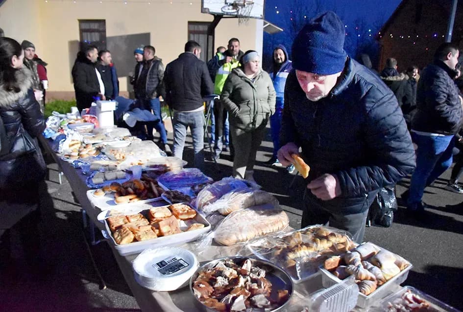 Advent kakav se pamti u Novoj Lipi: Bale slame, otvorena vatra i veliko srce mještana...