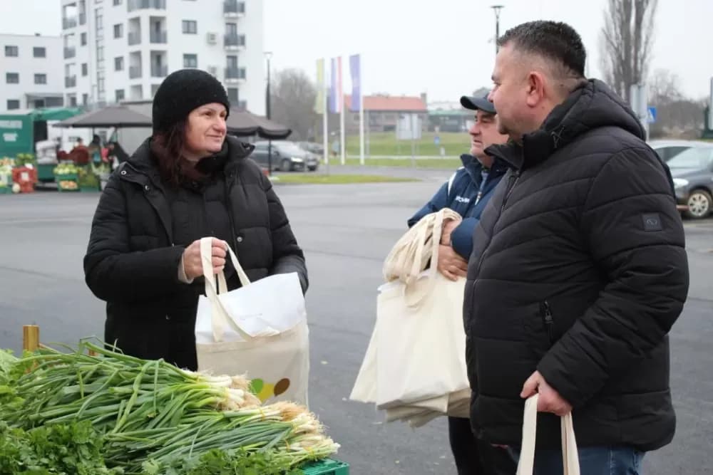 Blagdanski znak pažnje za zakupce požeške tržnice