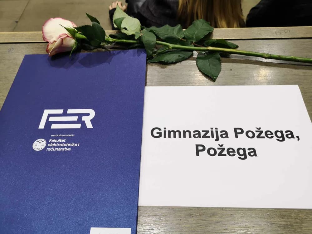 Gimnaziji Požega Fakultet elektrotehnike i računalstva Sveučilišta u Zagrebu uručio Zahvalnicu za istaknut doprinos srednjoškolskom obrazovanju