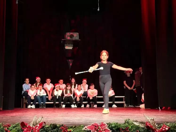 Održana humanitarna božićna priredba ʼBožić dolaziʼ