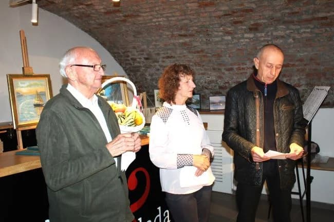 Predstavljena knjiga „Svaki dan je nova pjesma“ požeškog pjesnika i slikara Davora Zakšeka