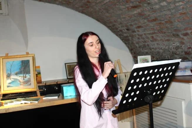 Predstavljena knjiga „Svaki dan je nova pjesma“ požeškog pjesnika i slikara Davora Zakšeka