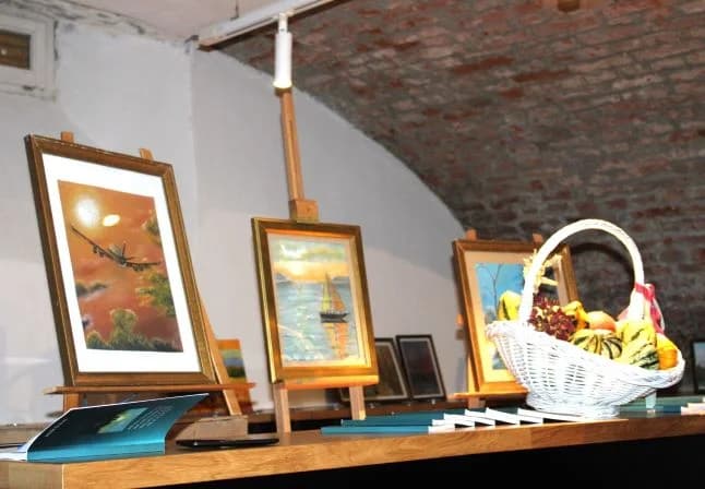Predstavljena knjiga „Svaki dan je nova pjesma“ požeškog pjesnika i slikara Davora Zakšeka