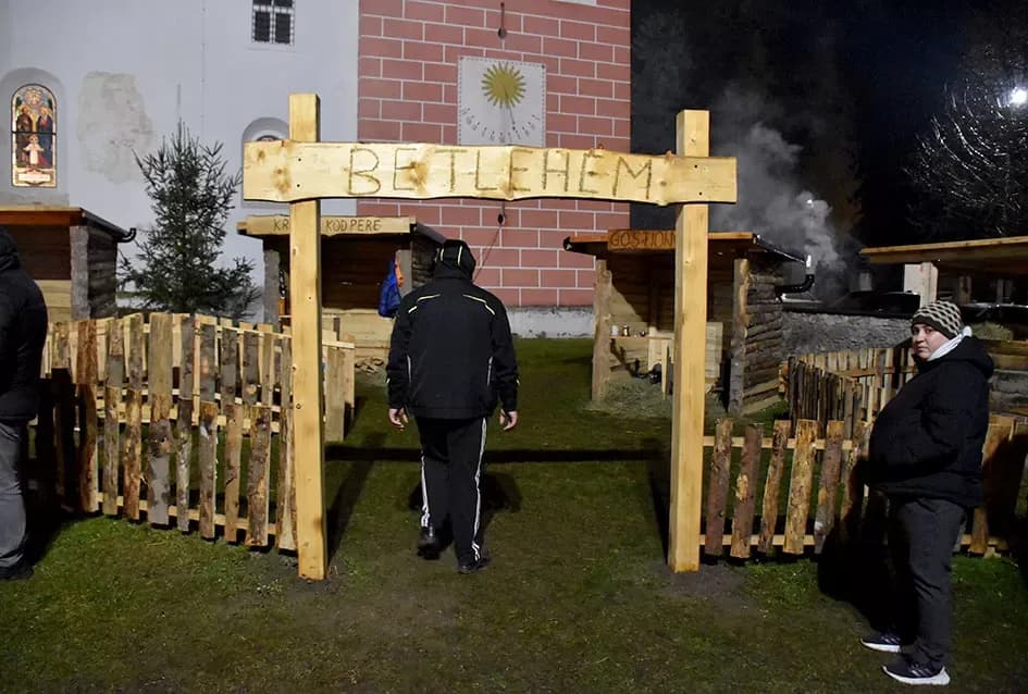 Betlehem u srcu Velike: Žive jaslice za pomoć djeci Benina