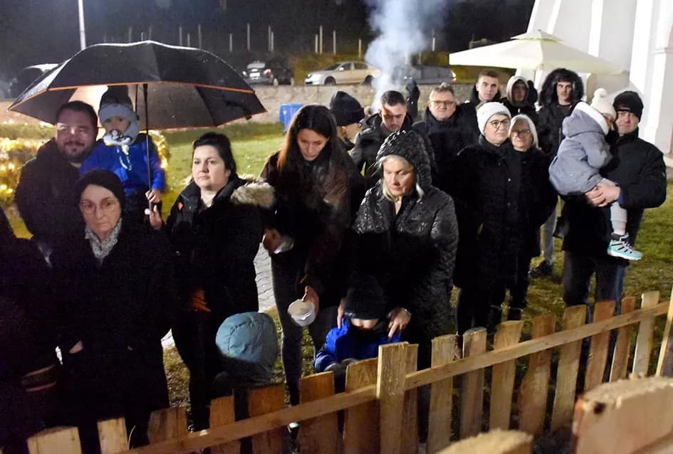 Betlehem u srcu Velike: Žive jaslice za pomoć djeci Benina