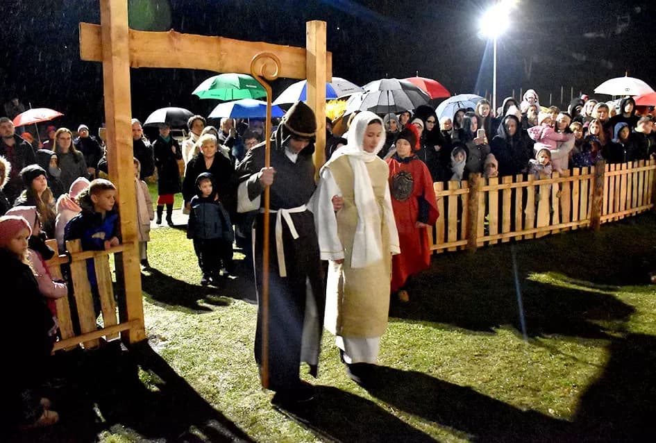 Betlehem u srcu Velike: Žive jaslice za pomoć djeci Benina