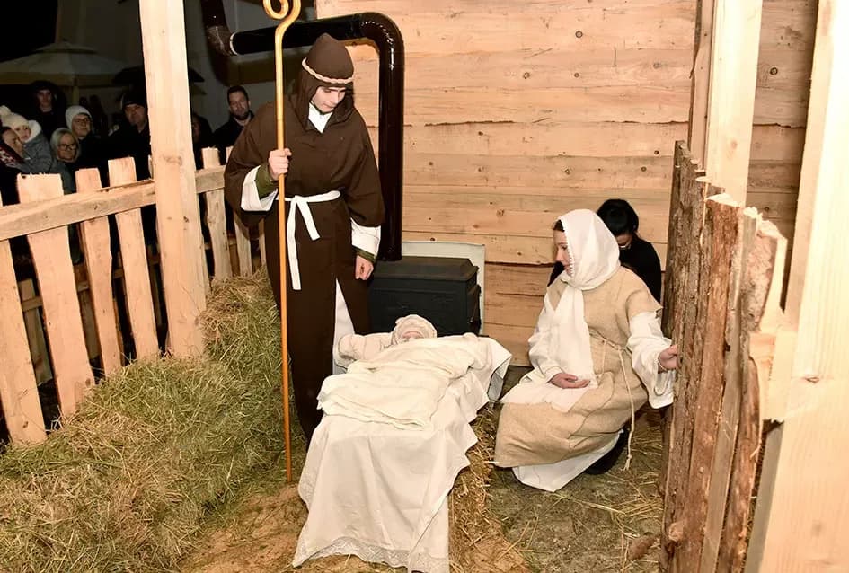 Betlehem u srcu Velike: Žive jaslice za pomoć djeci Benina