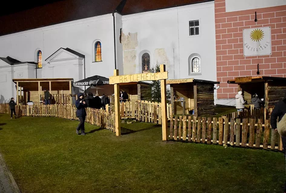 Betlehem u srcu Velike: Žive jaslice za pomoć djeci Benina