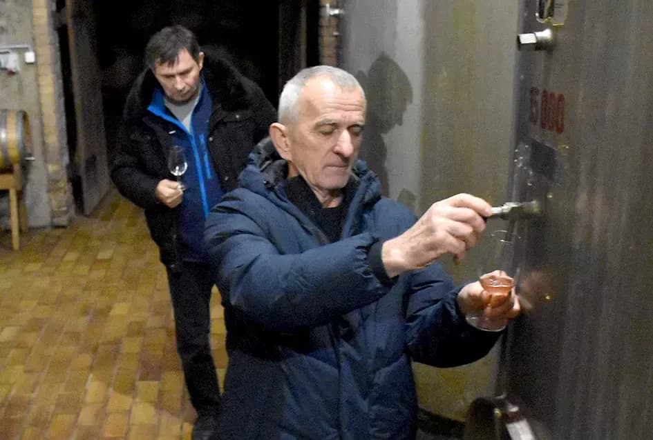 IMENDAN U HRNJEVCU: Kod Ive Enjingija čestitari dolaze nepozvani
