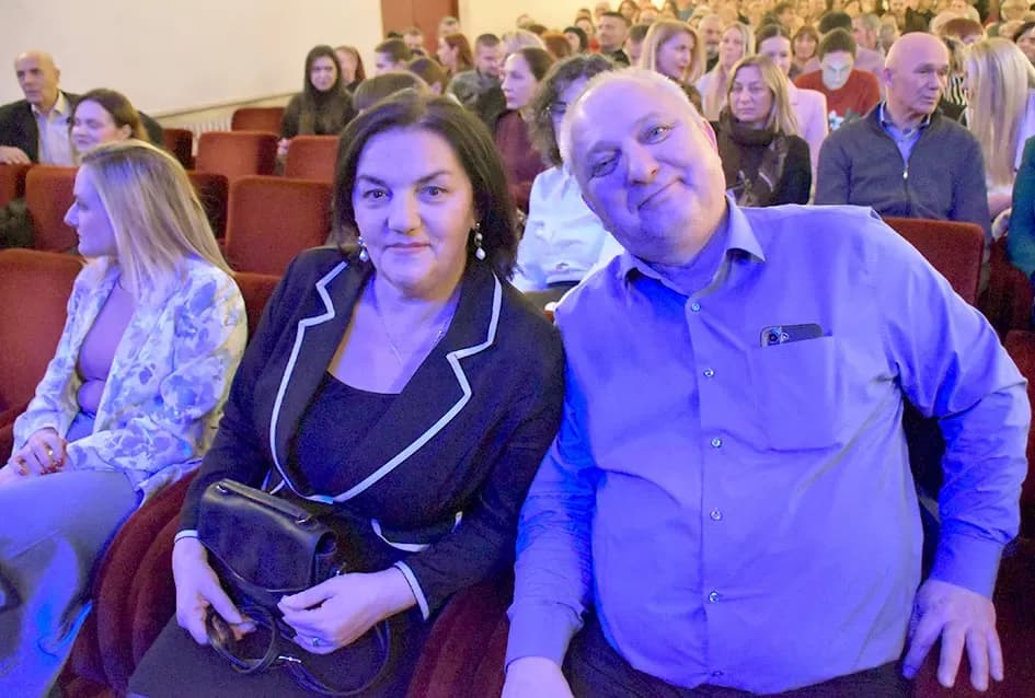 NASTUP U RODNOM GRADU: Ružica Maurus spojila sevdah, klasike i božićnu čaroliju