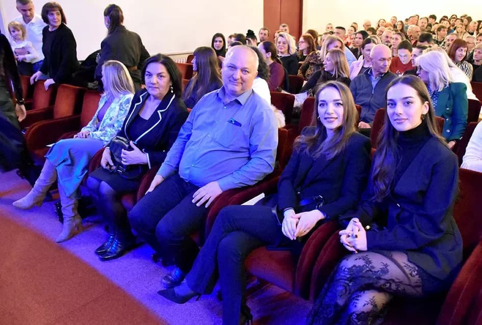 NASTUP U RODNOM GRADU: Ružica Maurus spojila sevdah, klasike i božićnu čaroliju