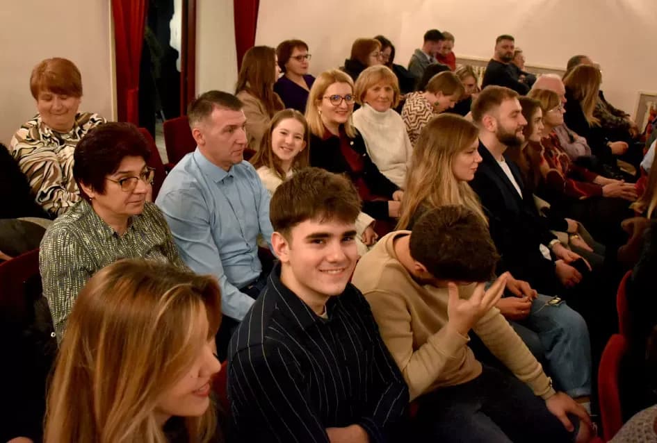 NASTUP U RODNOM GRADU: Ružica Maurus spojila sevdah, klasike i božićnu čaroliju