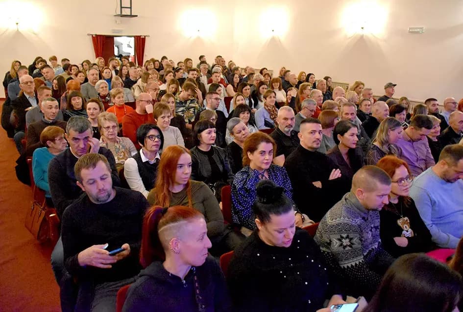 NASTUP U RODNOM GRADU: Ružica Maurus spojila sevdah, klasike i božićnu čaroliju